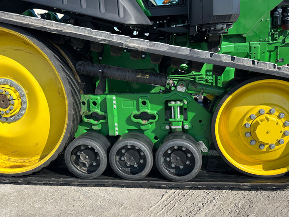 2025 John-Deere 8RT 370