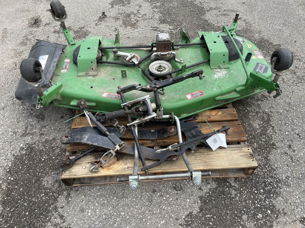 2018 John Deere 1025R Image 8