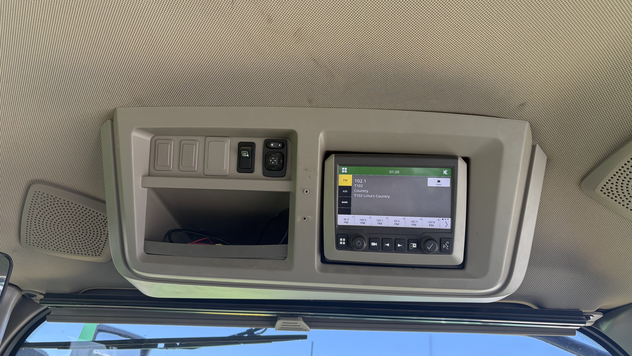 2023 John Deere 8R 340 Image 11