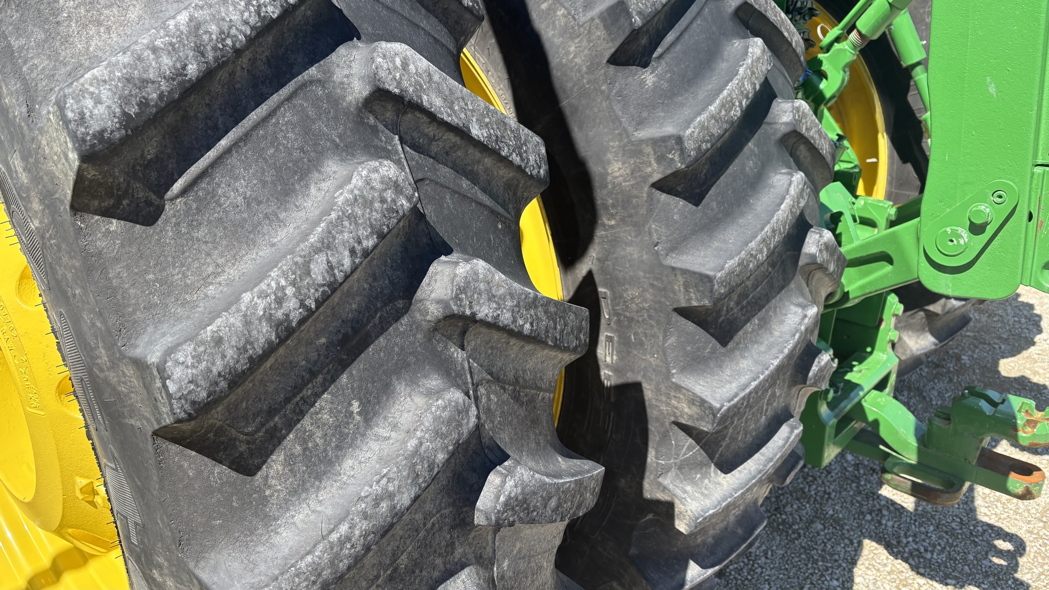 2023 John Deere 8R 340 Image 17