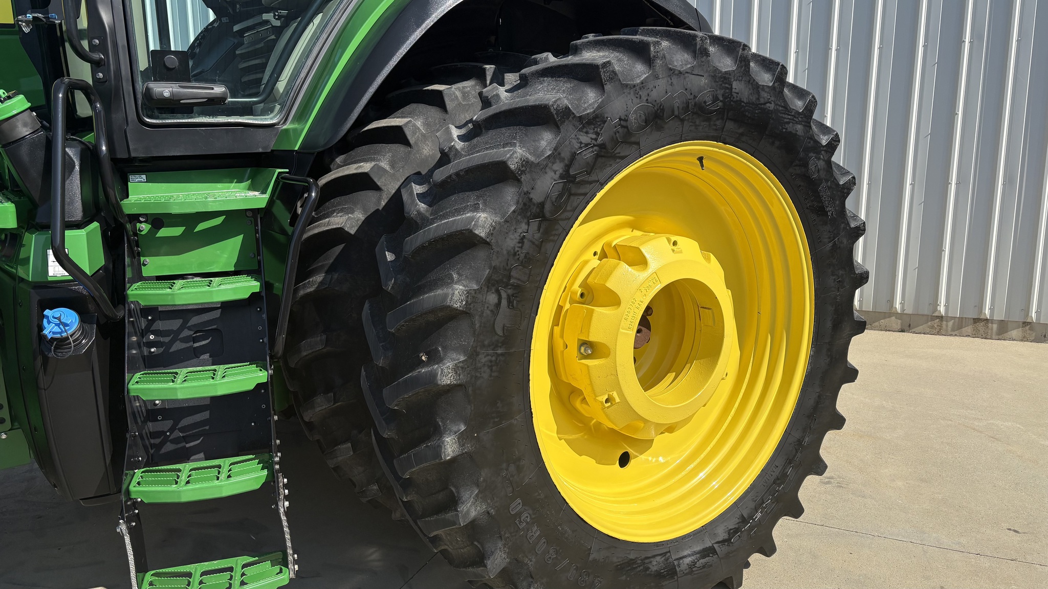 2023 John Deere 8R 340 Image 18