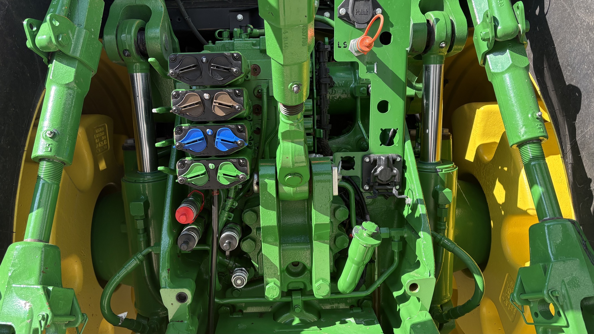 2023 John Deere 8R 340 Image 16