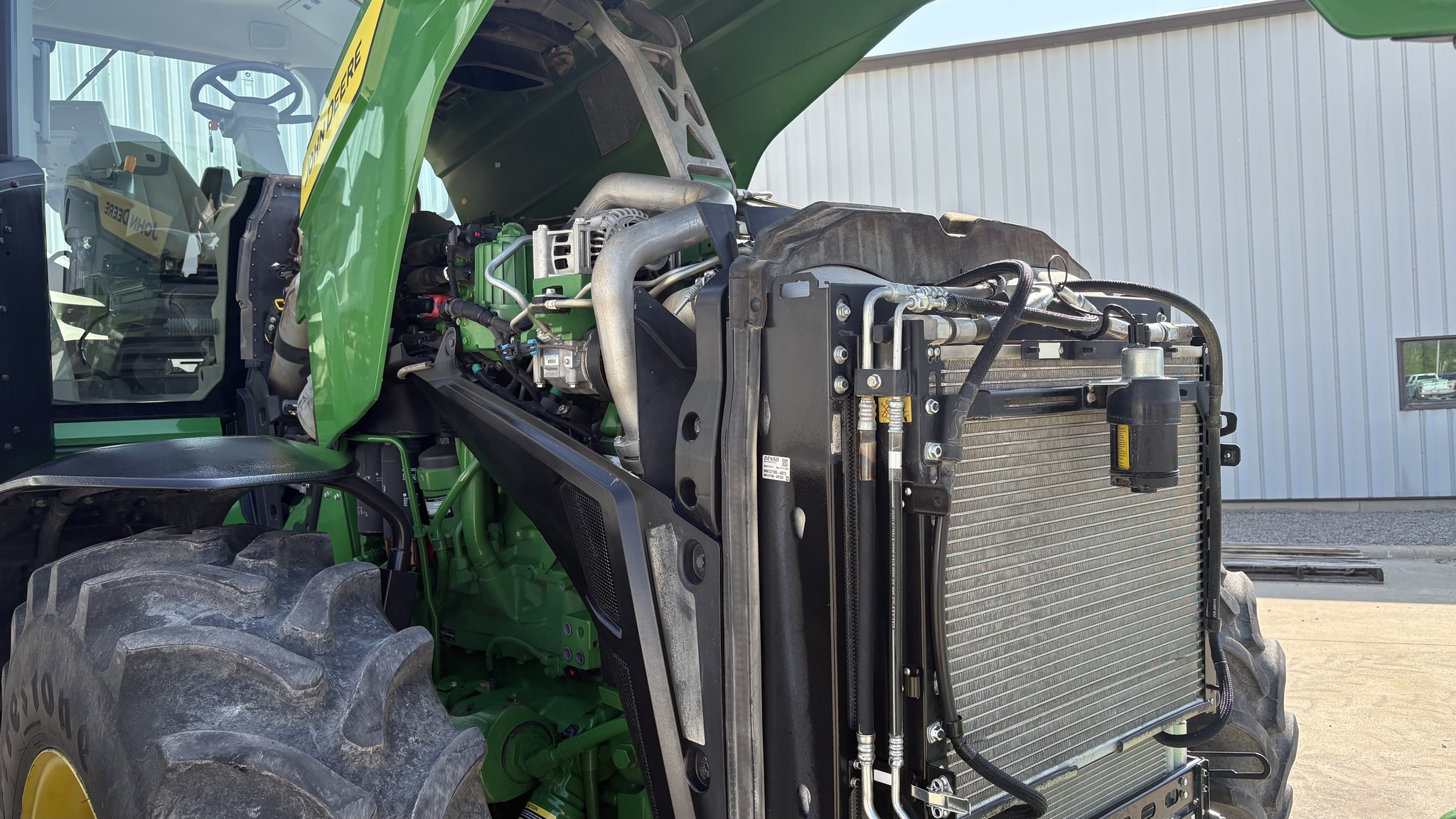 2023 John Deere 8R 340 Image 25