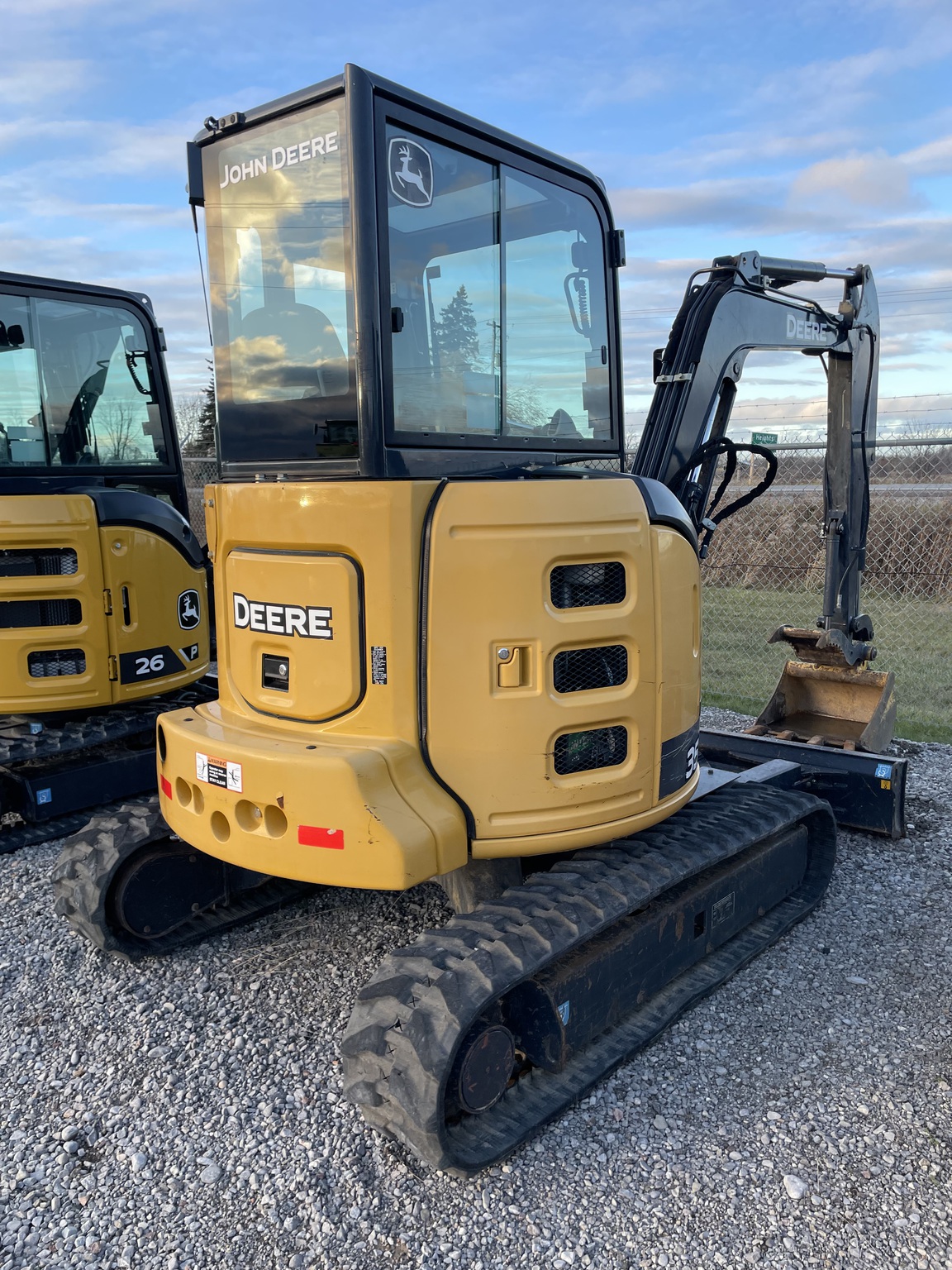 2016 John Deere 35G Image 6