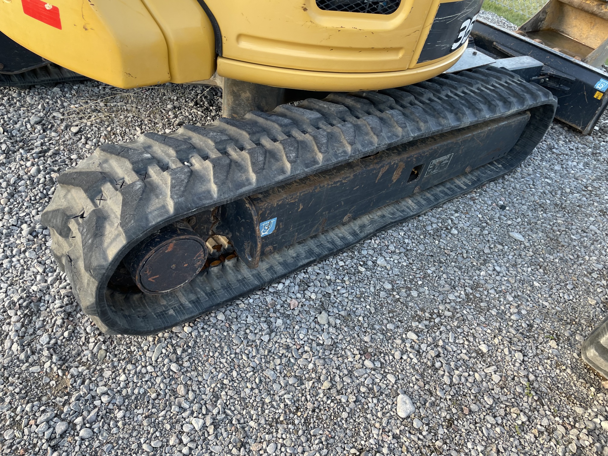 2016 John Deere 35G Image 5