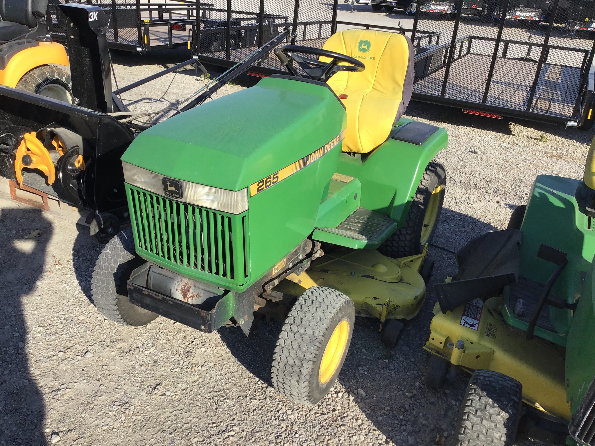 1988 John Deere 265 Image 1