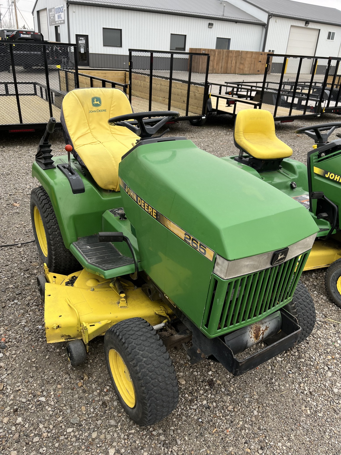1988 John Deere 265 Image 3
