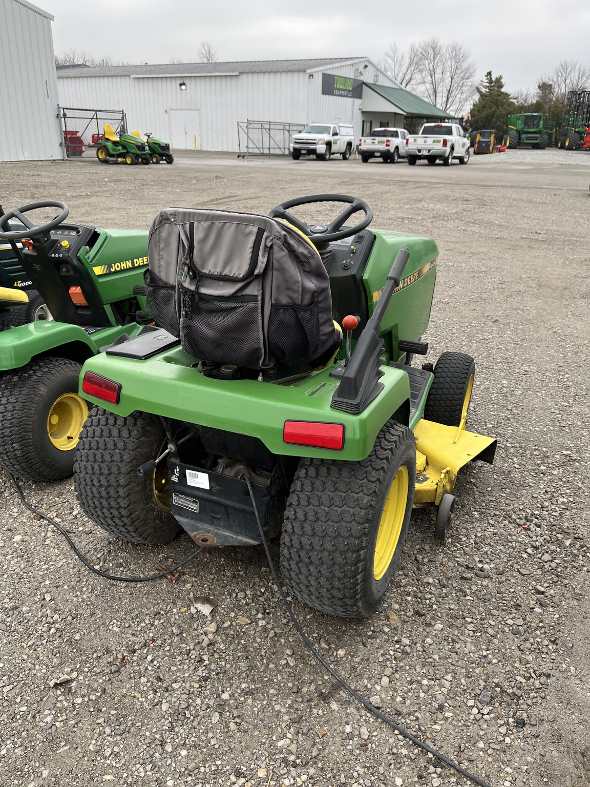 1988 John Deere 265 Image 4