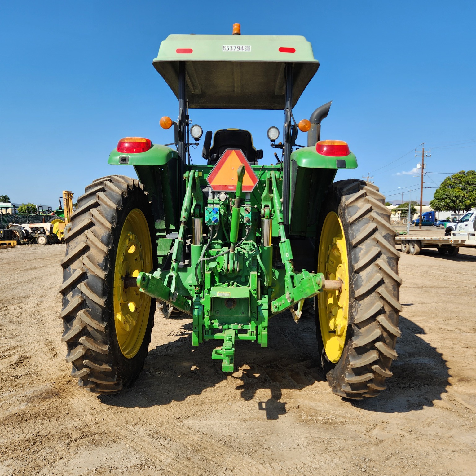 2016 John Deere 6155M Image 4