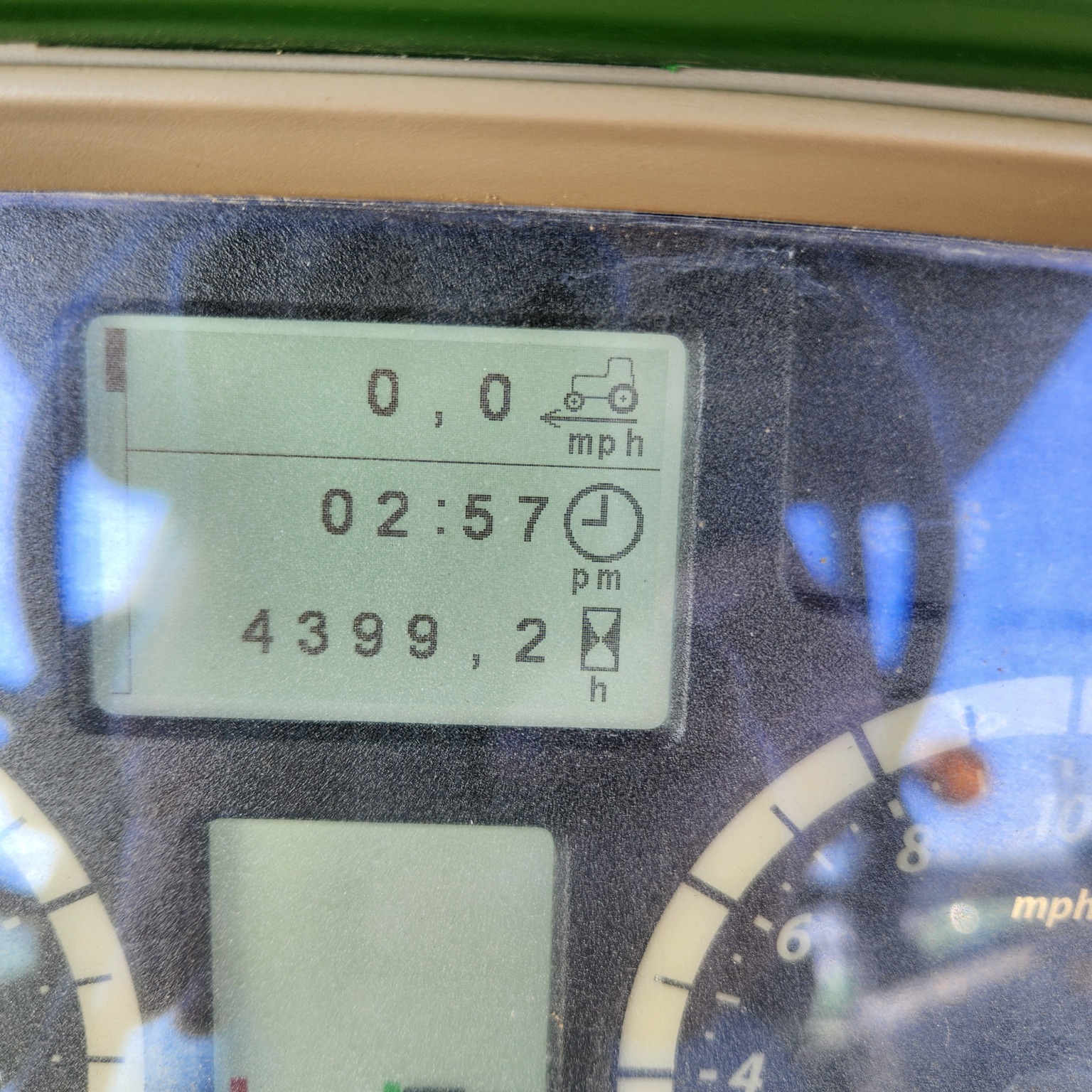 2016 John Deere 6155M Image 12