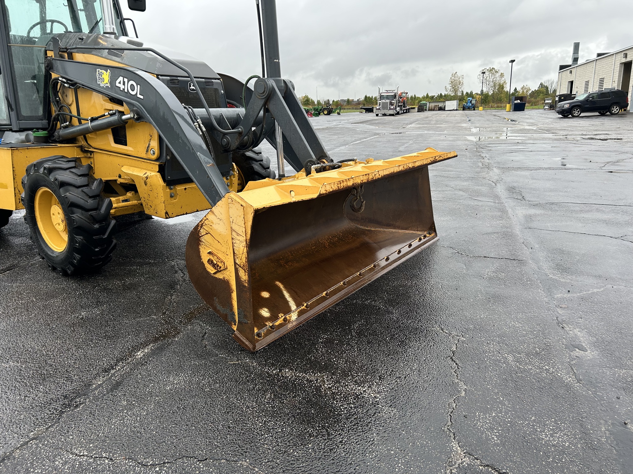 2020 John Deere 410L Image 5