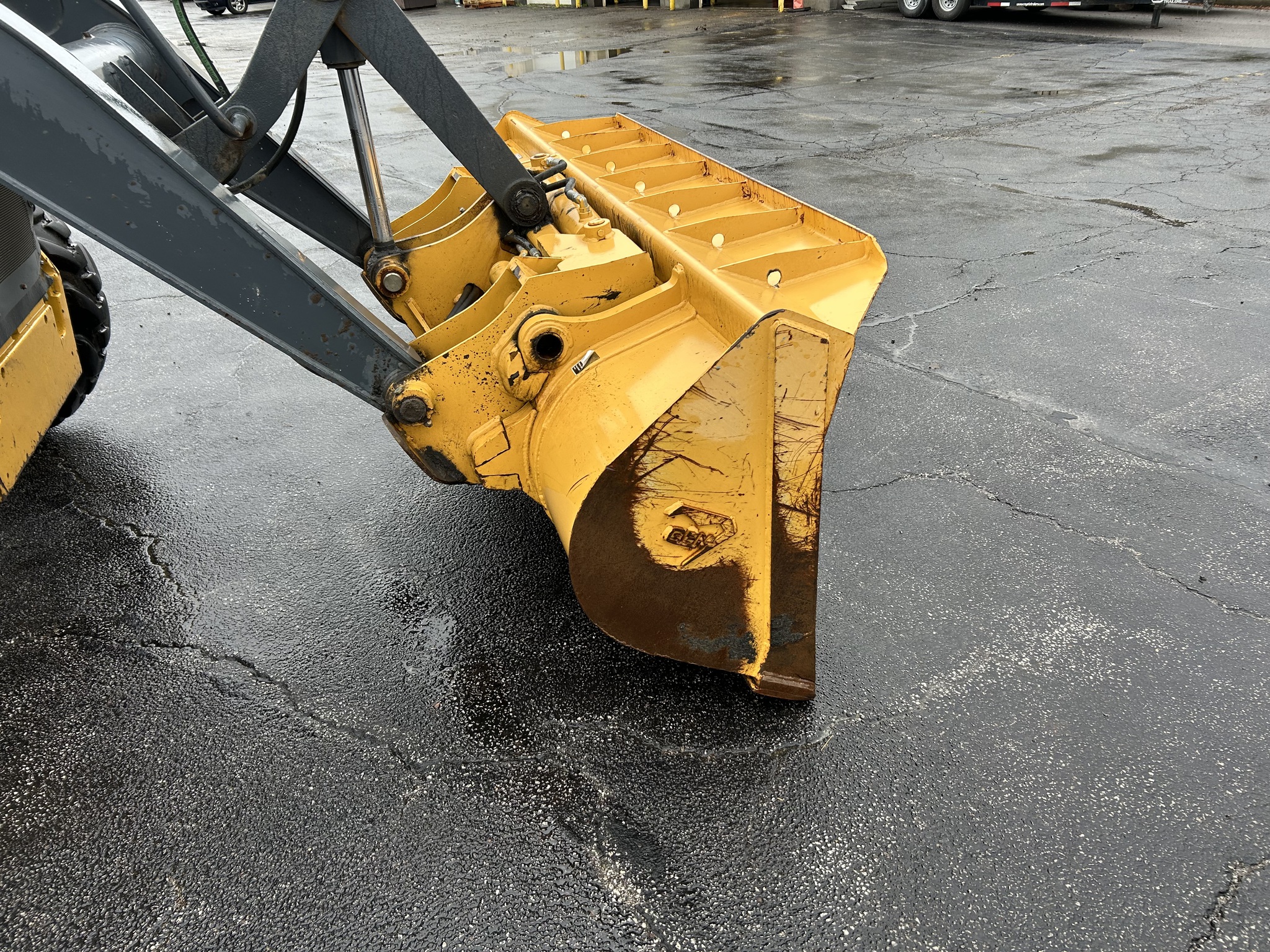 2020 John Deere 410L Image 6