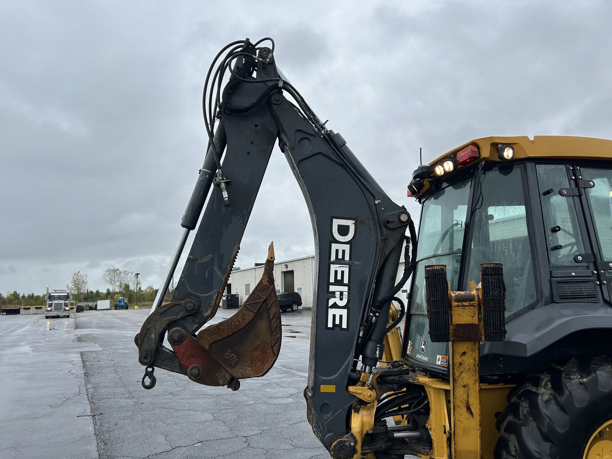 2020 John Deere 410L Image 10