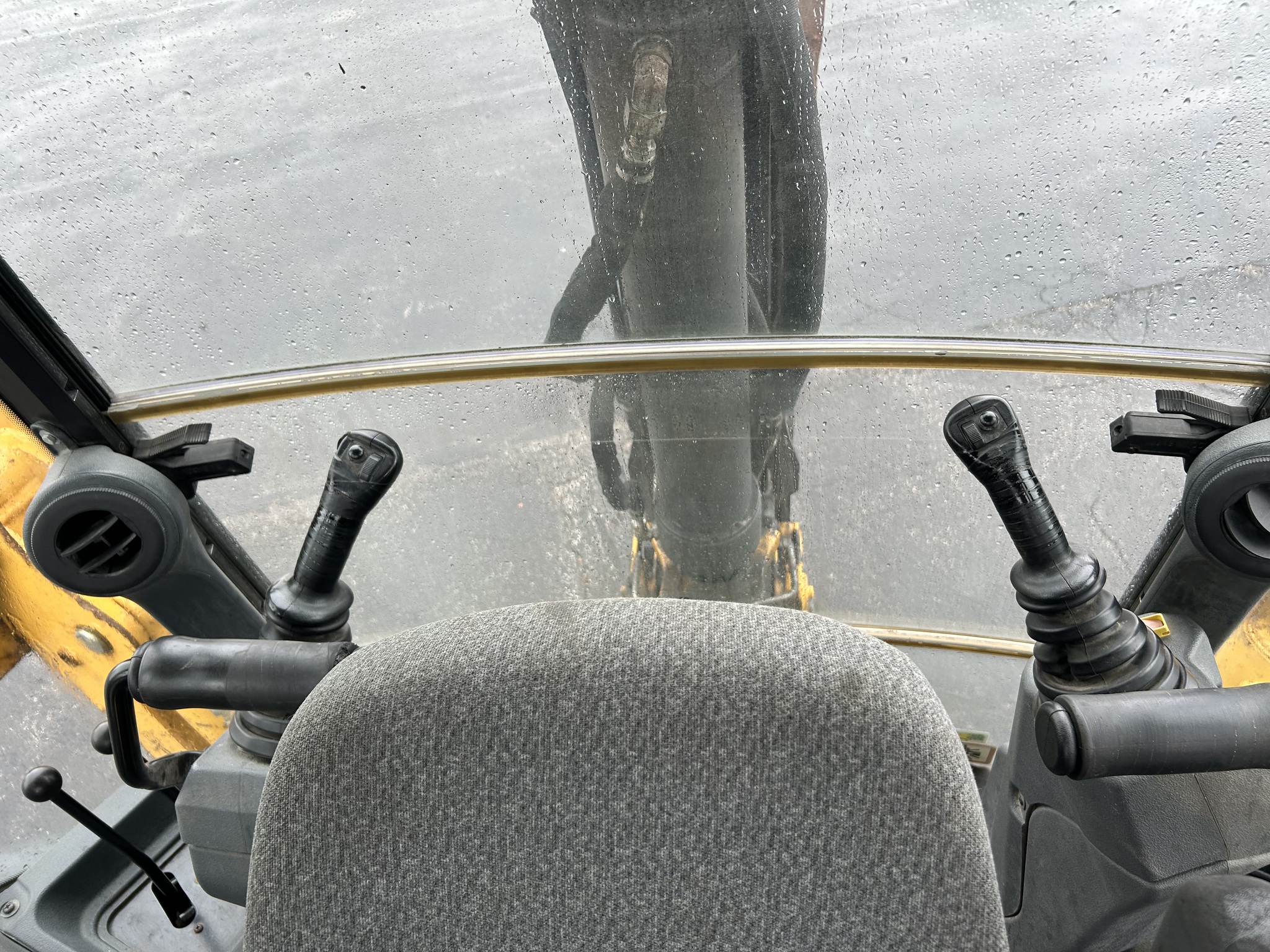 2020 John Deere 410L Image 18