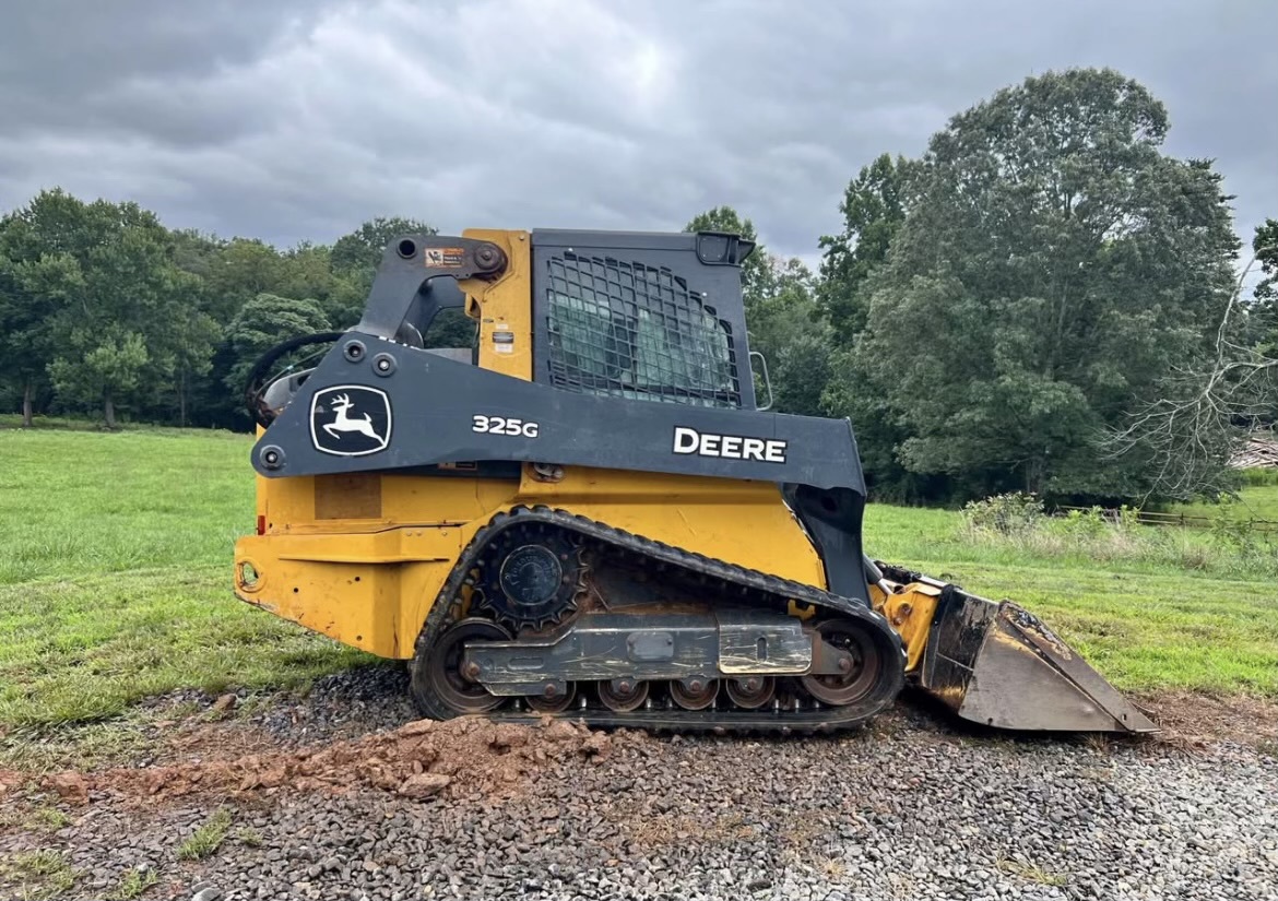 2021 John Deere 325G Image 1