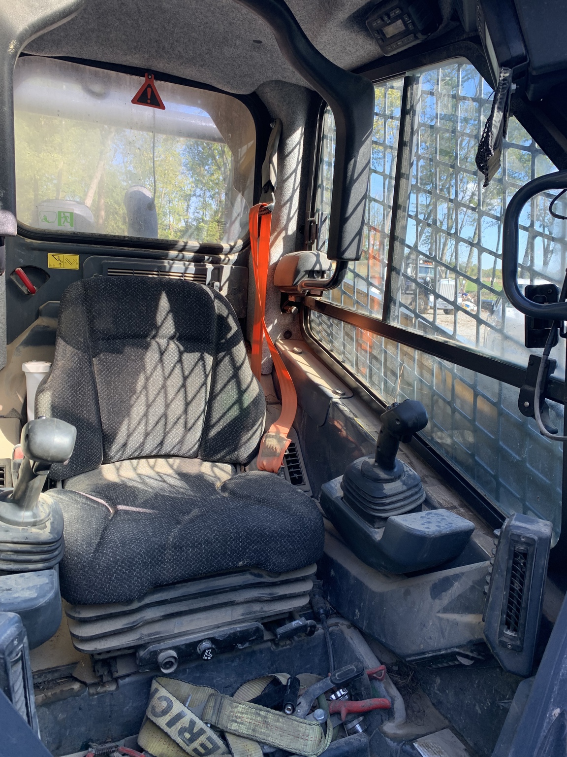 2020 John Deere 333G Image 3