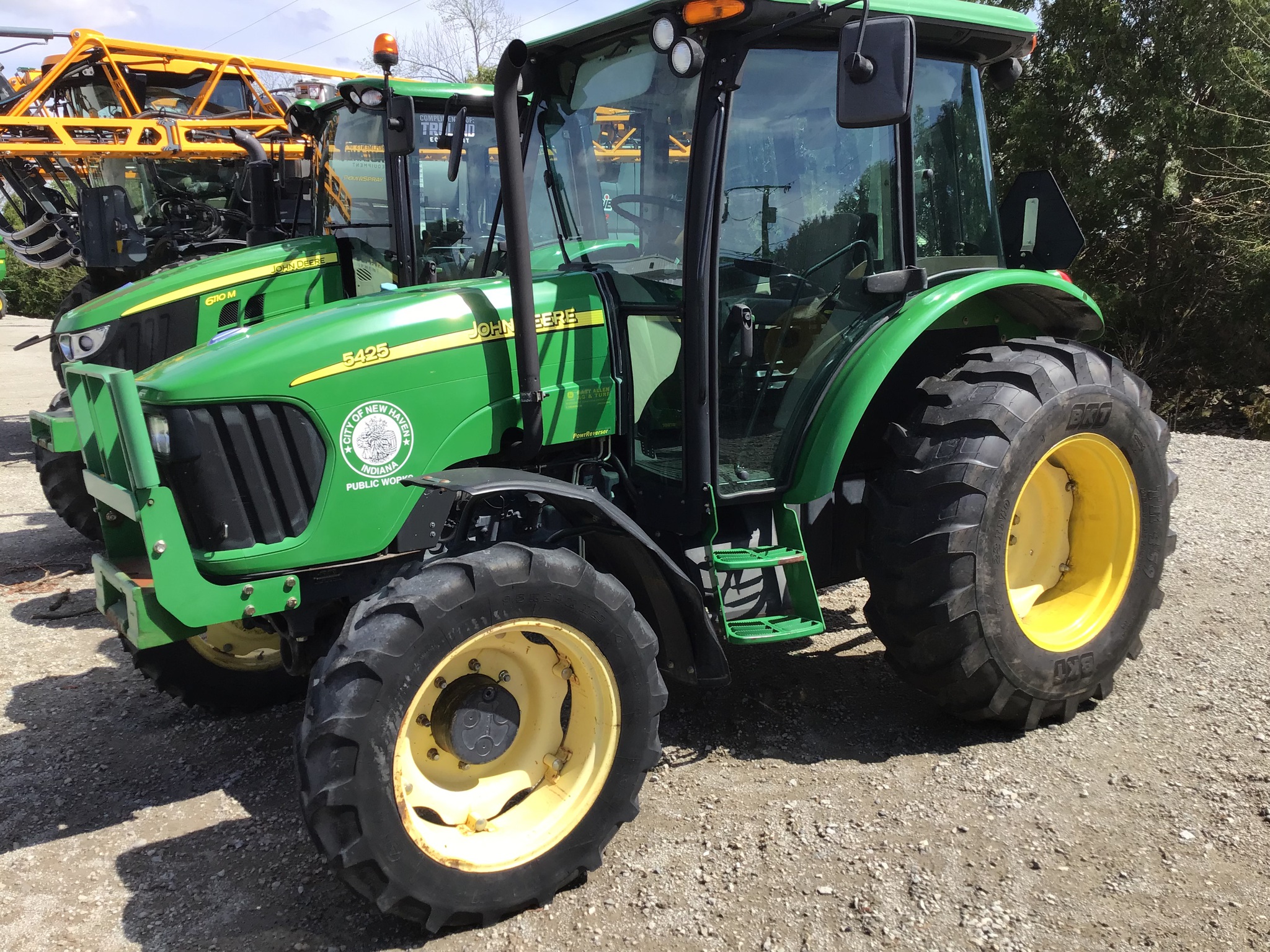 2006 John Deere 5425 Image 1