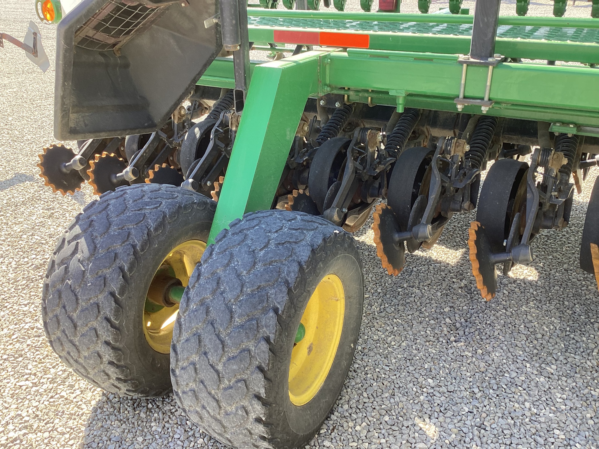 2005 John Deere 1590 Image 7