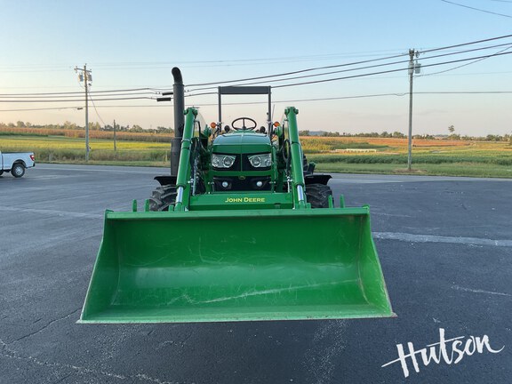 Photo of 2025 John Deere 6120M