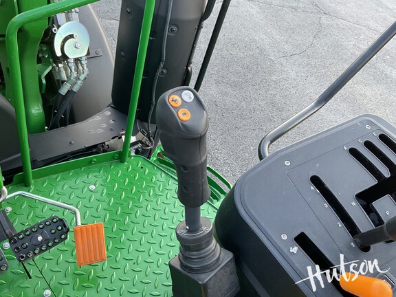 Photo of 2025 John Deere 6120M