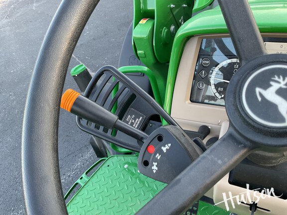 Photo of 2025 John Deere 6120M