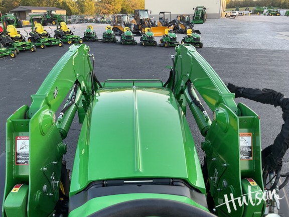 Photo of 2025 John Deere 6120M