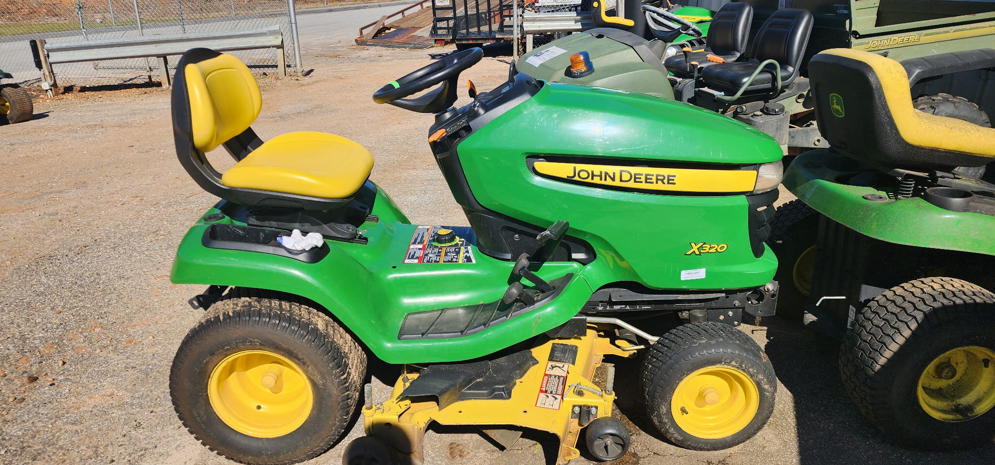 2013 John Deere X320 Image 1