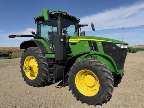  John Deere 7R 210