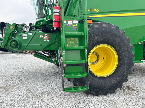 2022 John-Deere S780