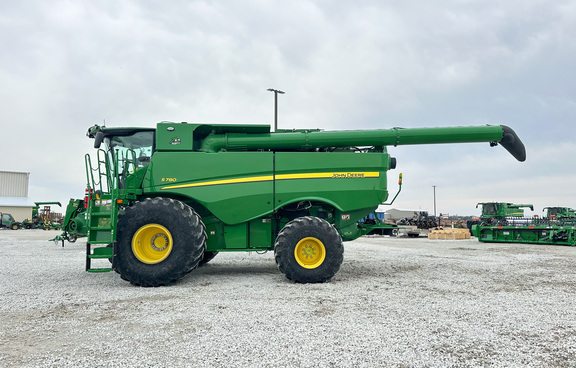 2022 John-Deere S780