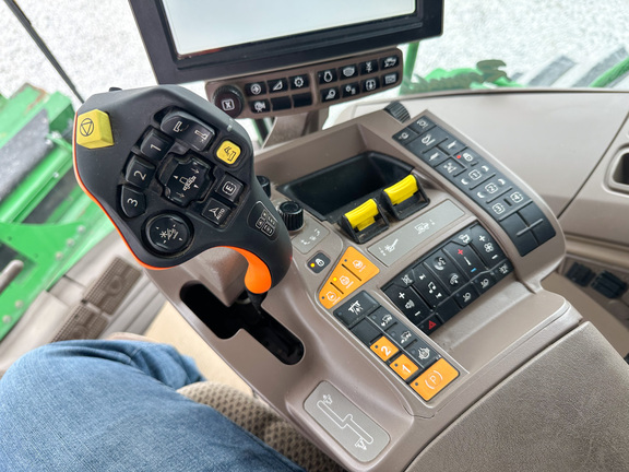 2022 John-Deere S780