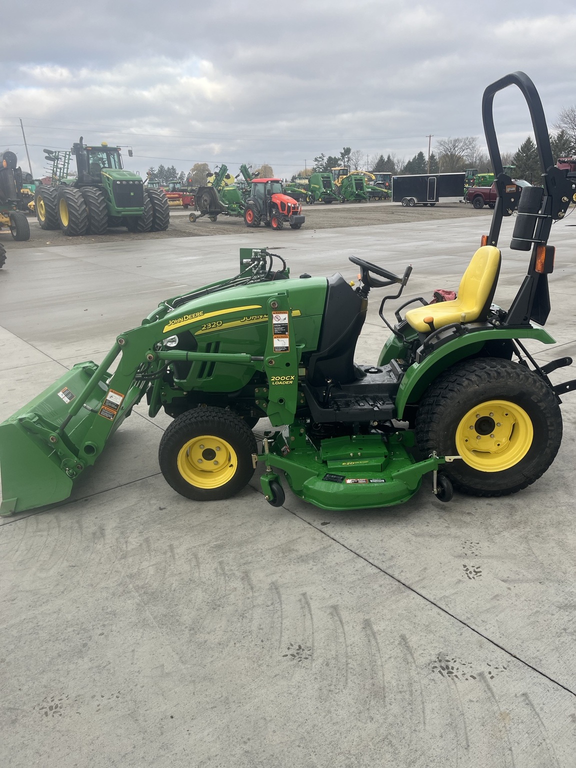 2008 John Deere 2320 Image 4
