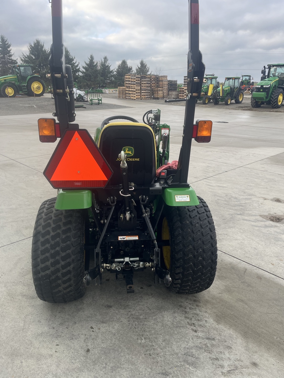 2008 John Deere 2320 Image 6