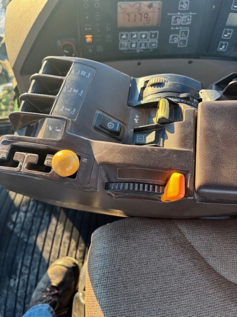 2000 John Deere 8410T Image 11