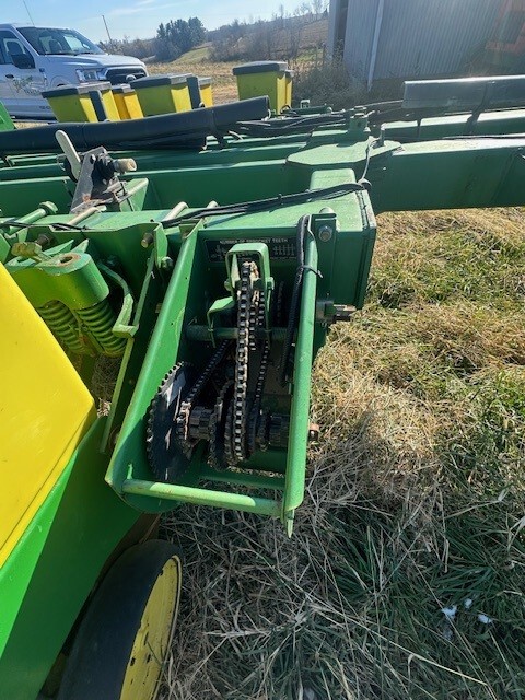  1994 John Deere 7200 at Heritage Tractor in Freeport, IL