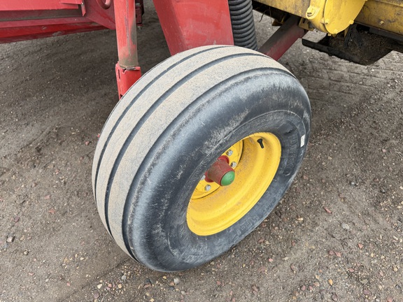 2017 New Holland H7150 - Photo11