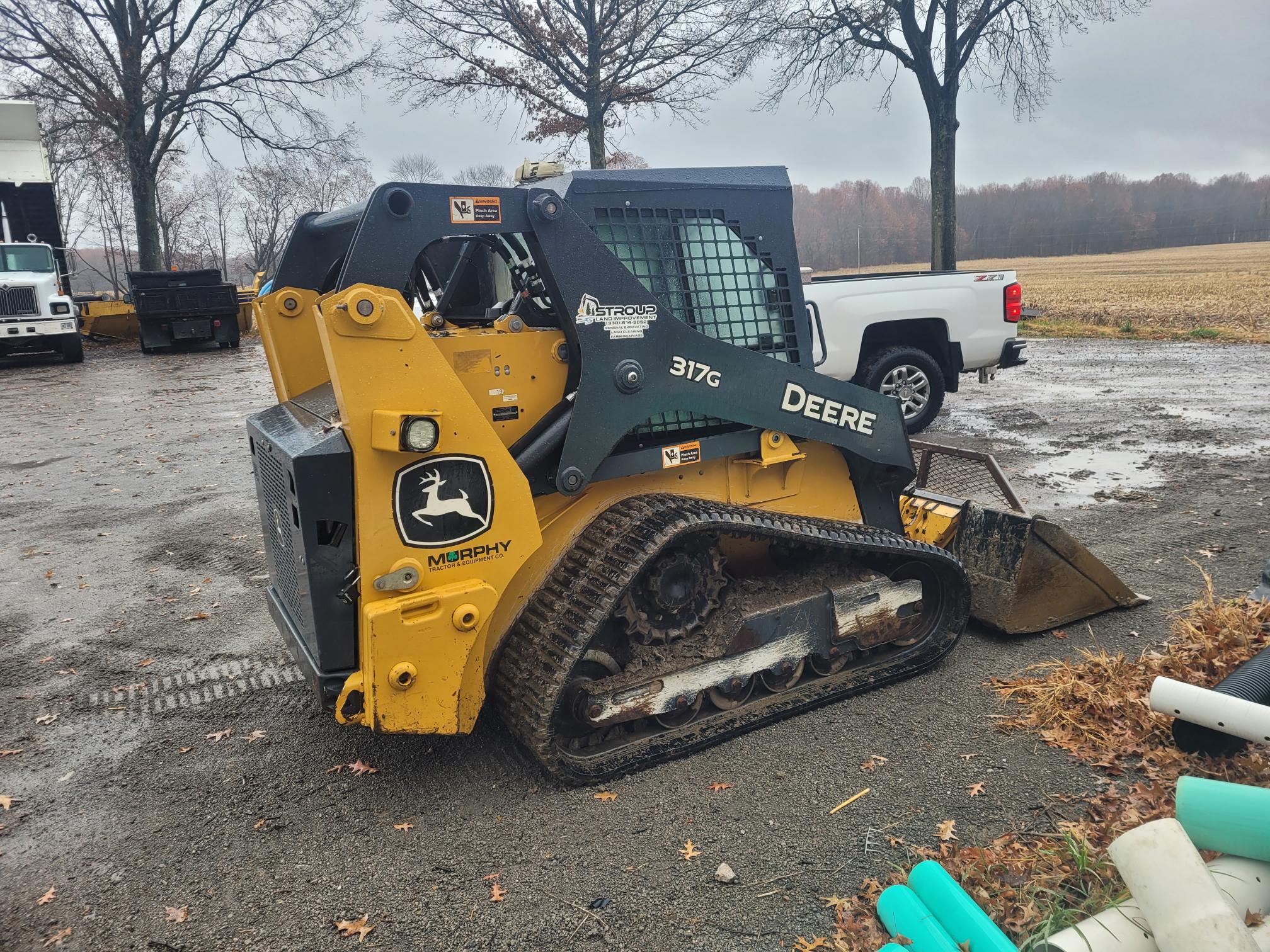 2021 John Deere 317G Image 4