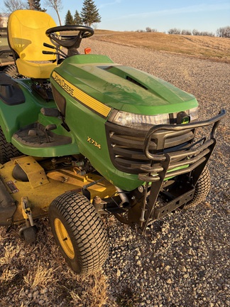 2017 John Deere X734 - Photo2