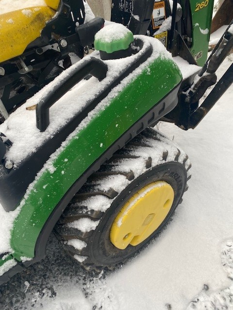 2016 John Deere 1025R Image 2