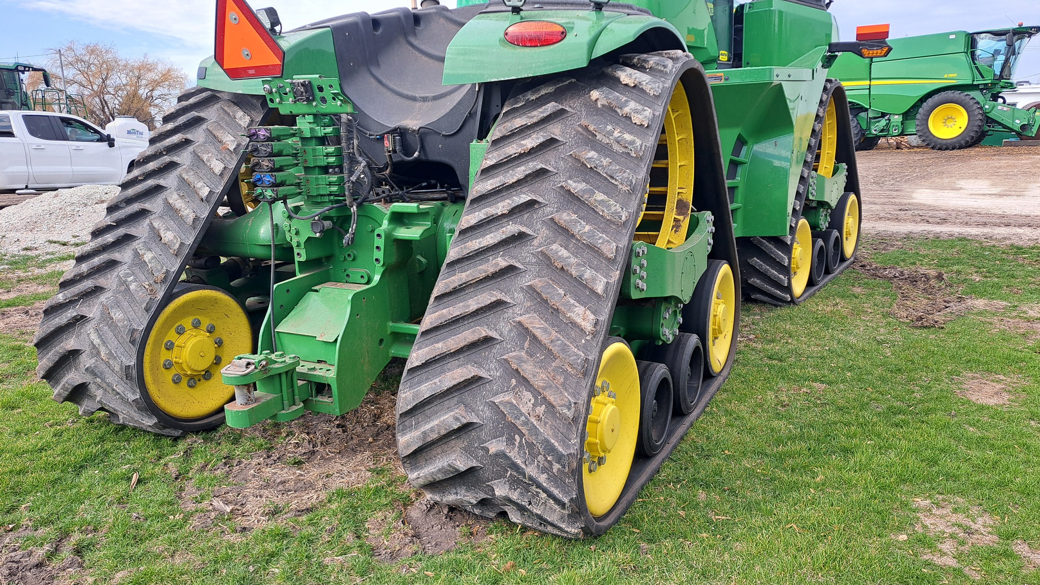  2022 John Deere 9RX 540 at Heritage Tractor in Monmouth, IL