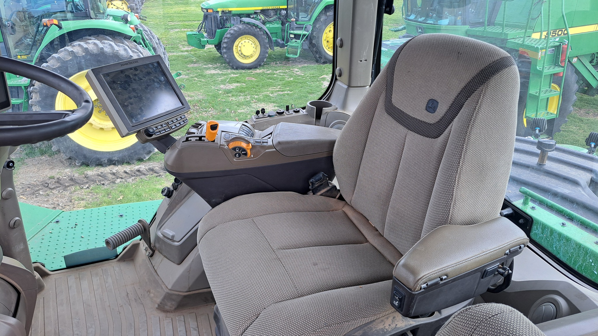  2022 John Deere 9RX 540 at Heritage Tractor in Monmouth, IL