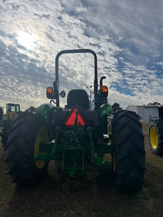 2025 John Deere 5075E Photo 6