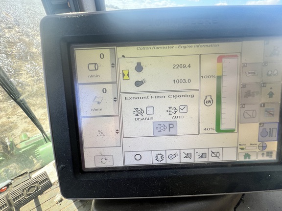 2017 John Deere CP690 Photo 5