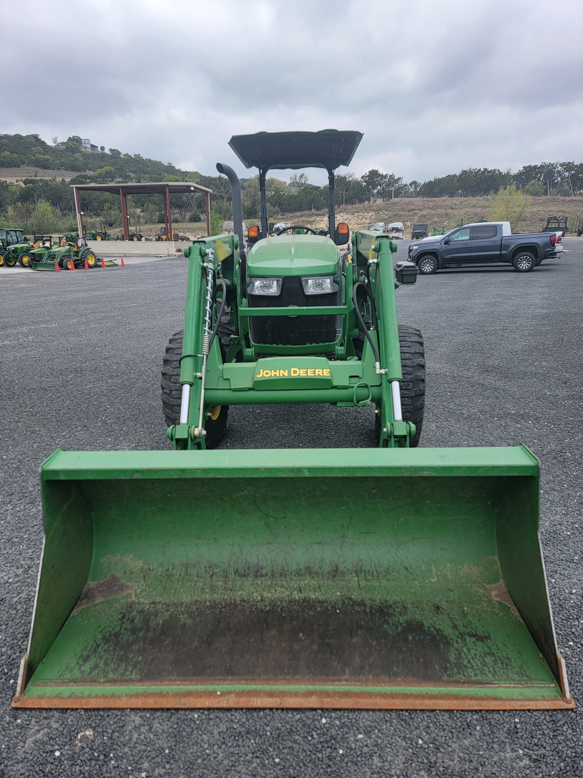 2015 John Deere 5065E Image 3
