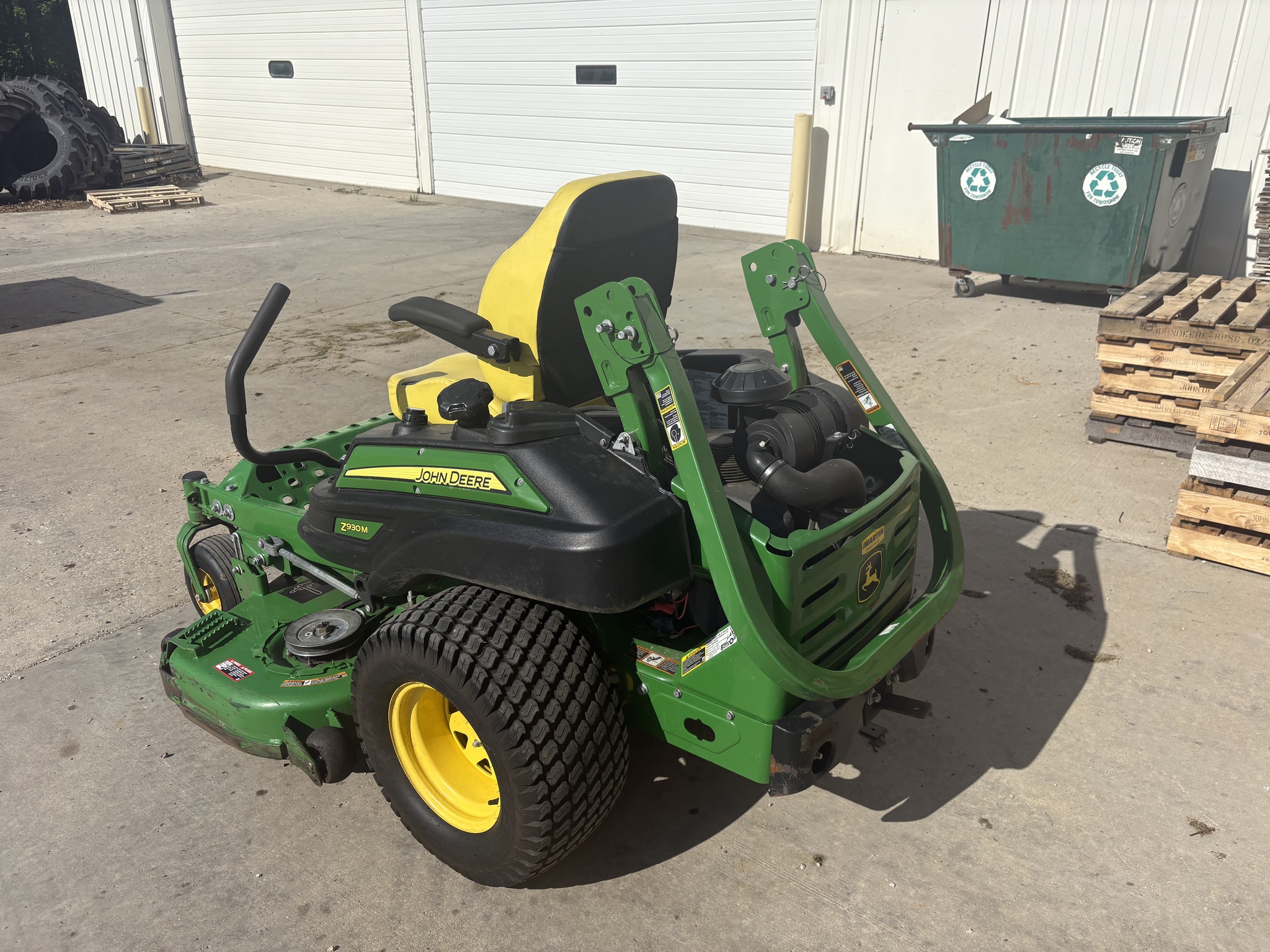  2022 John Deere Z930M at Heritage Tractor in Kewanee, IL