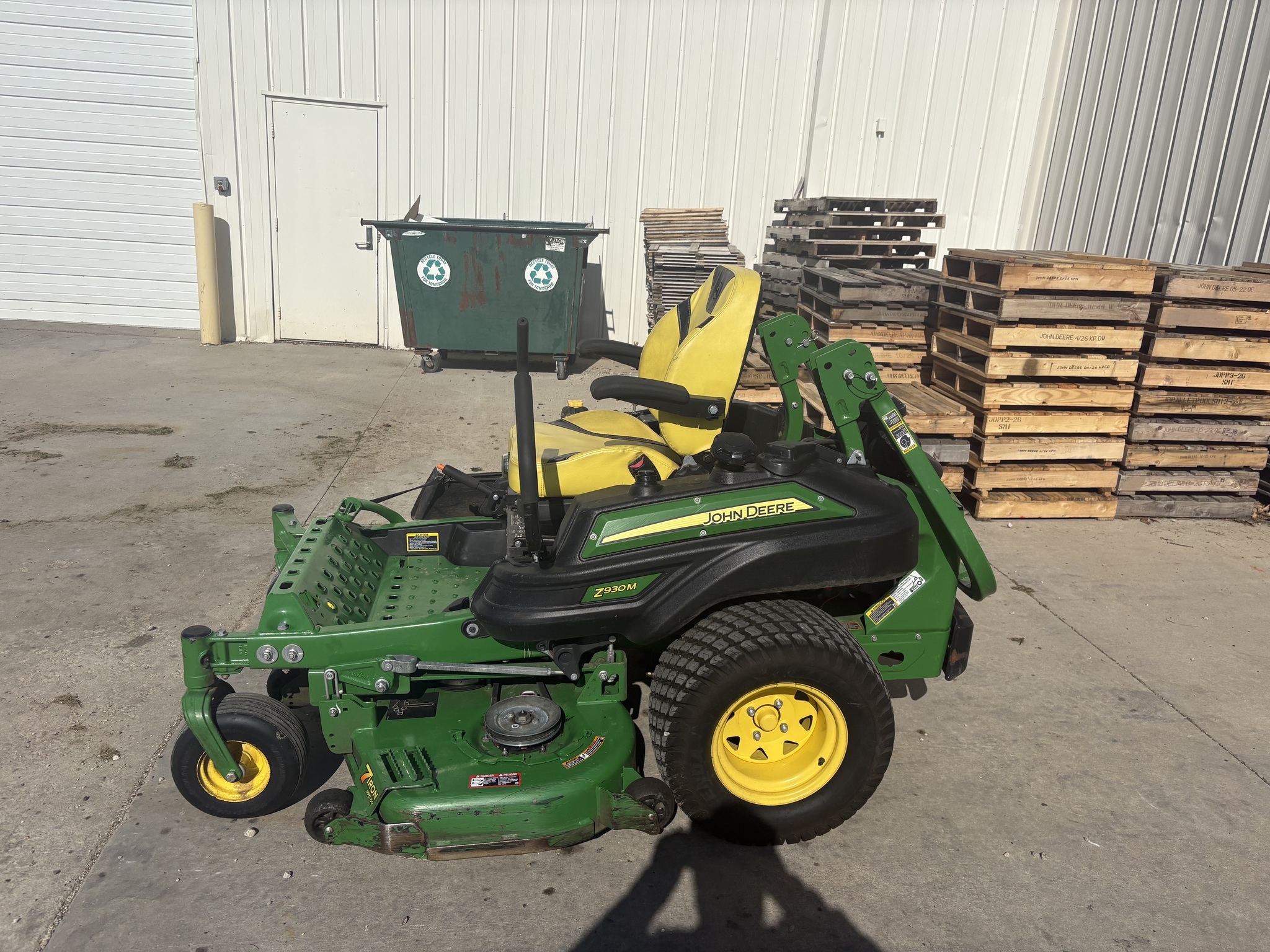  2022 John Deere Z930M at Heritage Tractor in Kewanee, IL