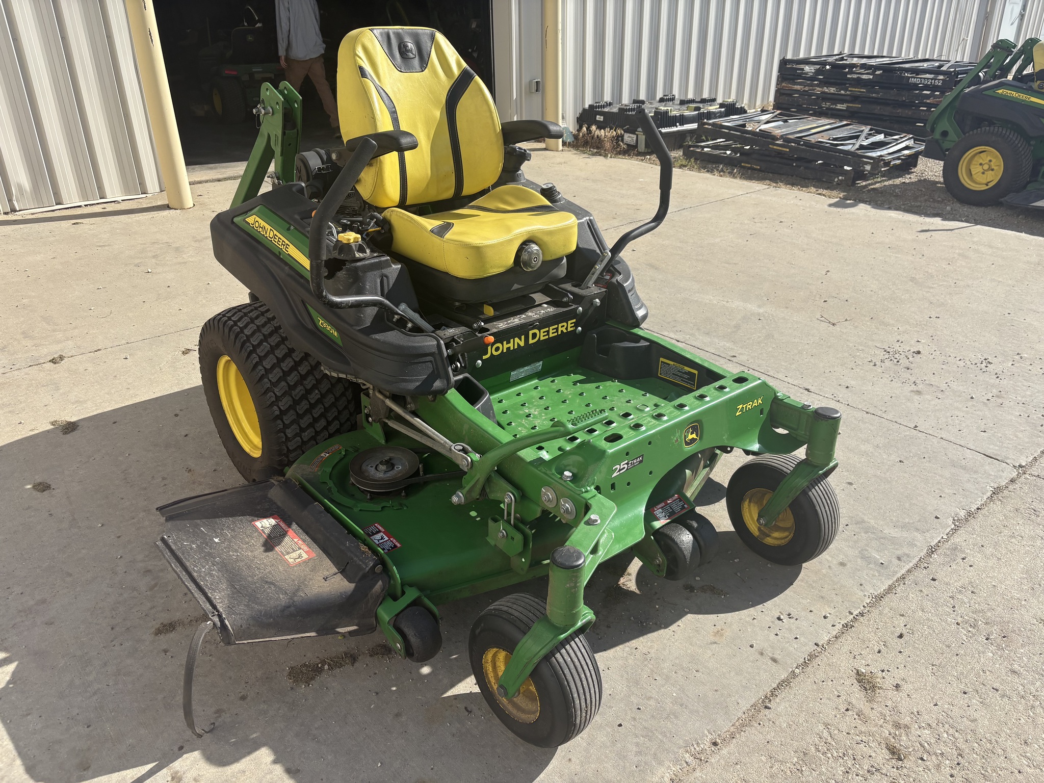  2022 John Deere Z930M at Heritage Tractor in Kewanee, IL