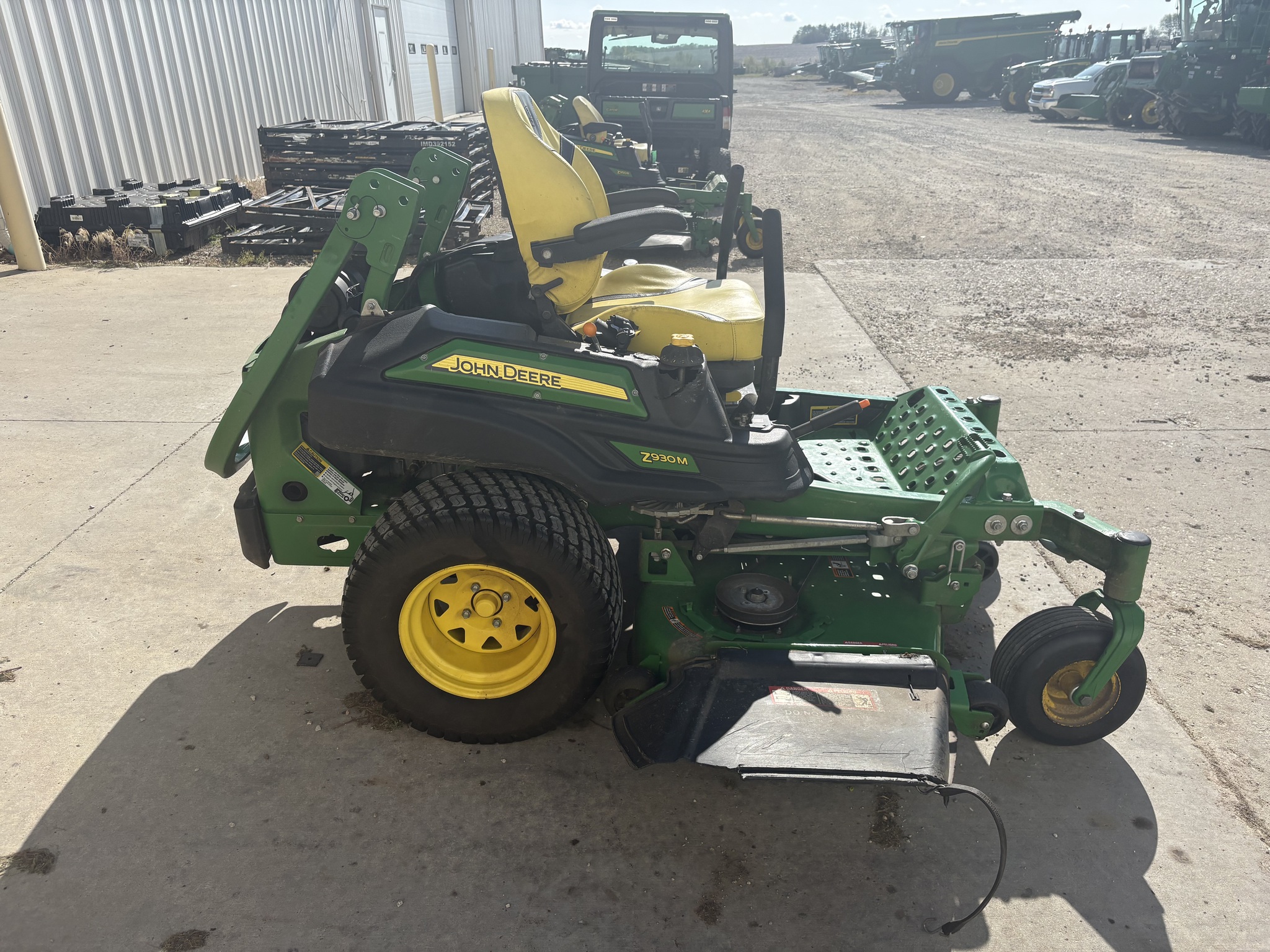  2022 John Deere Z930M at Heritage Tractor in Kewanee, IL
