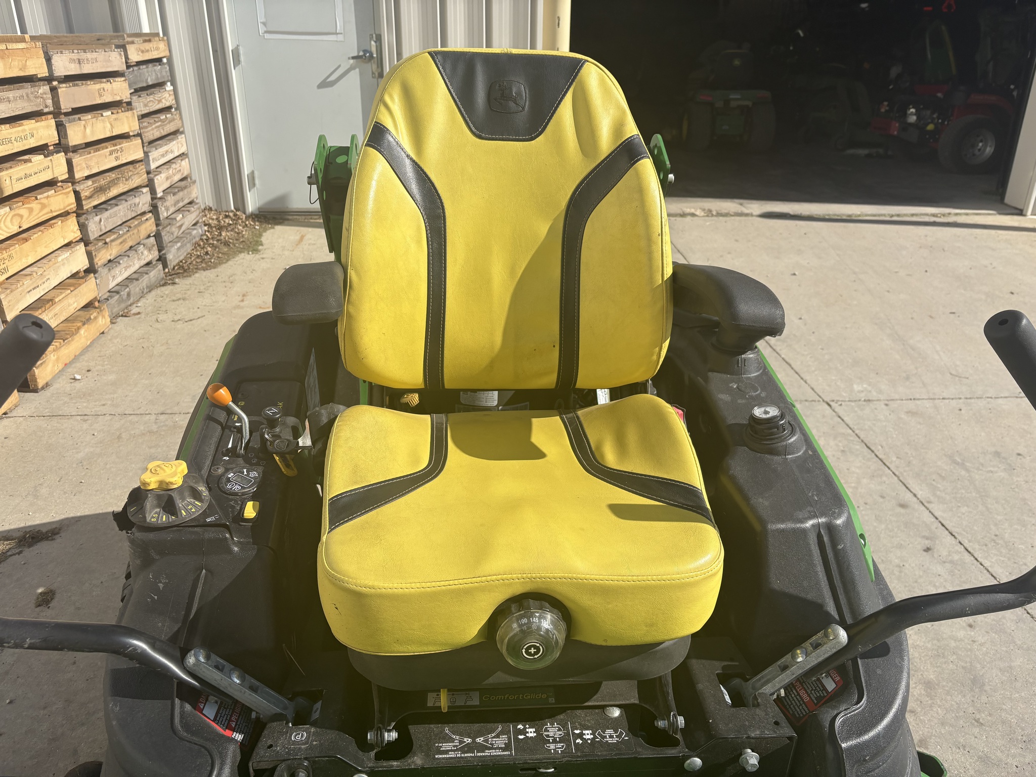  2022 John Deere Z930M at Heritage Tractor in Kewanee, IL