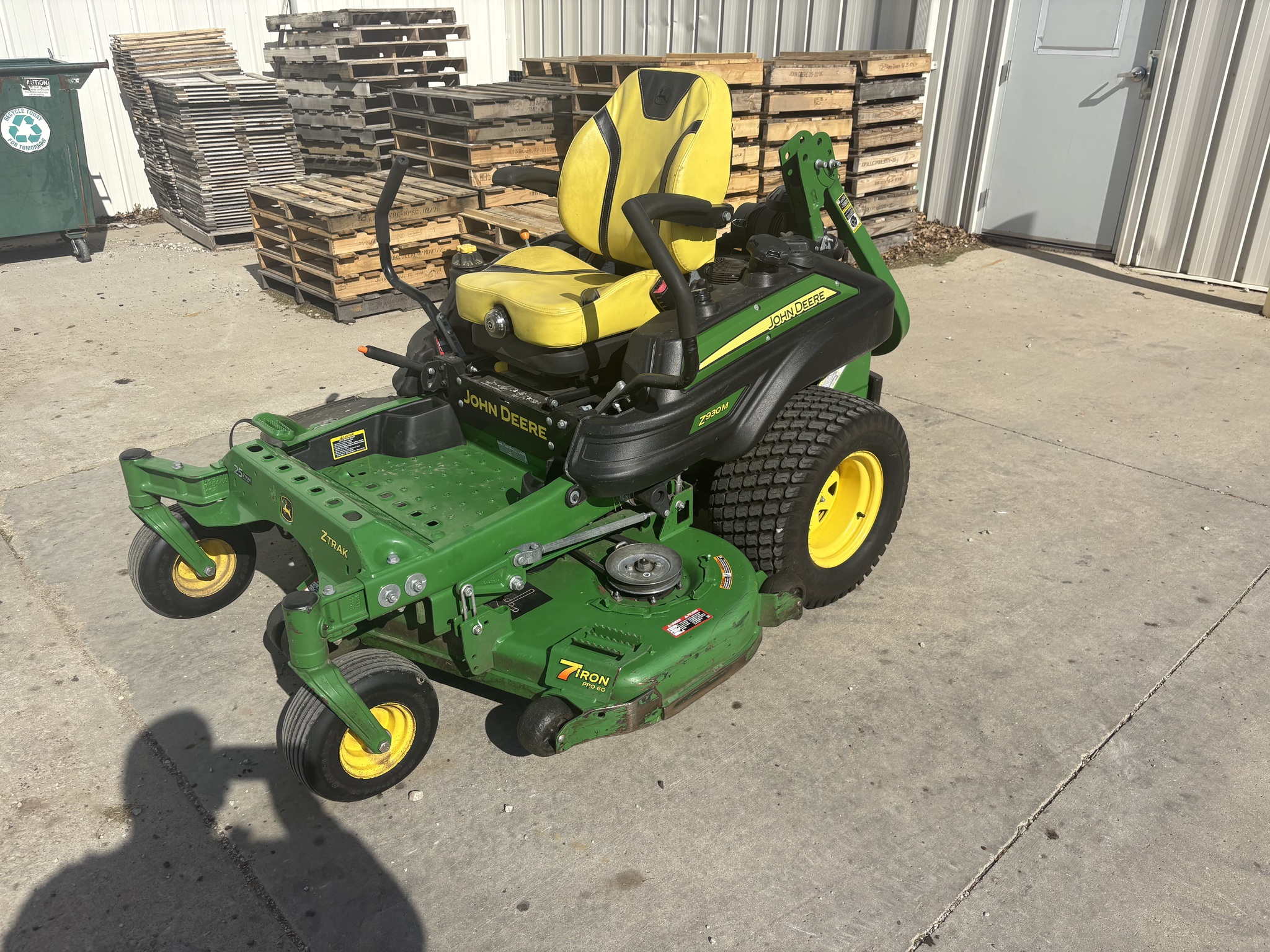  2022 John Deere Z930M at Heritage Tractor in Kewanee, IL